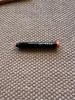 treStiQue Lip Crayon in Coral Pink